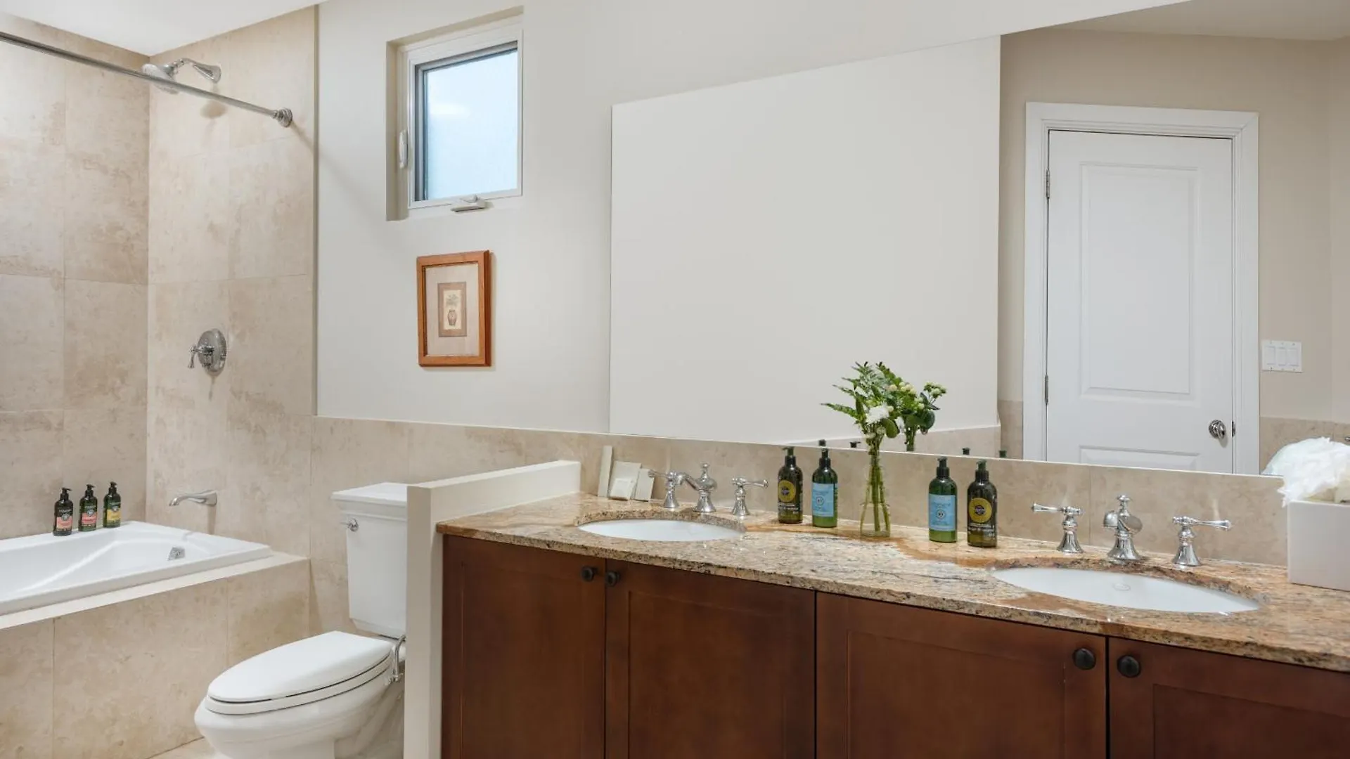 Vakantiehuis One Grace Bay Townhomes Unit 205 The Bight Settlements